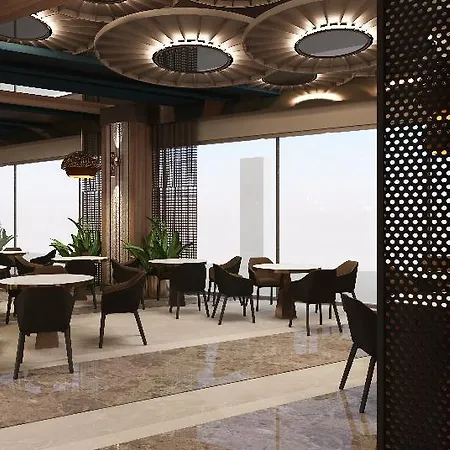 מלון Bella Luna 4*